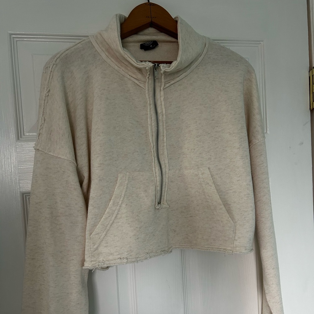 PacSun Cream Cropped Zip Up Sweatshirt